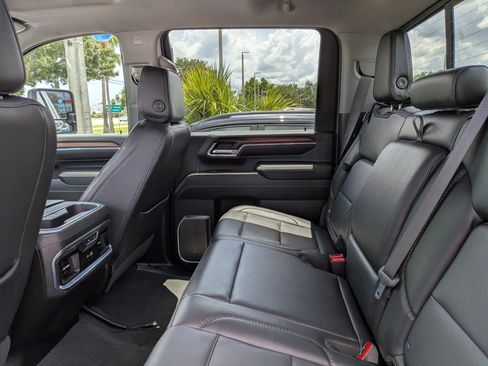 Used 2024 GMC Sierra 2500 Denali w/ Denali Reserve Package AWD/4WD image 13