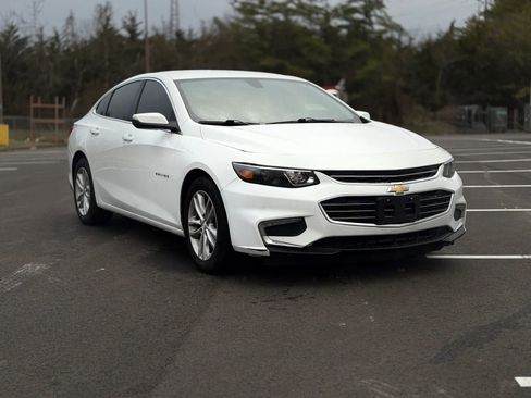 Used 2018 Chevrolet Malibu LT FWD image 7