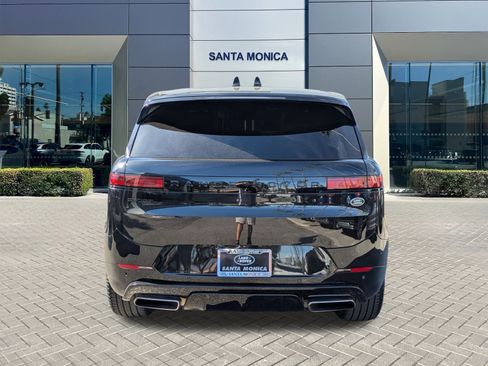 Used 2023 Land Rover Range Rover Sport SE Dynamic image 8