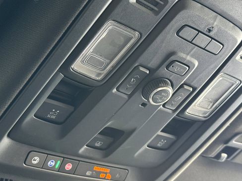 Certified 2024 Cadillac Escalade Premium Luxury image 22