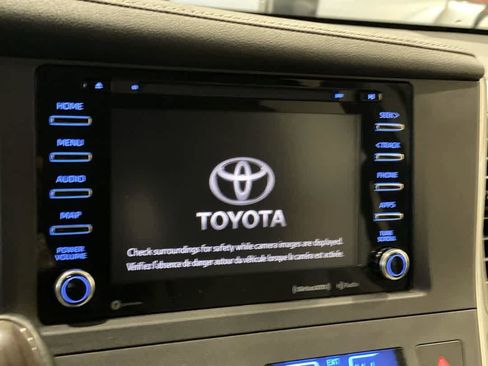 Used 2019 Toyota Sienna XLE image 16