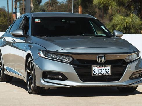 Used 2018 Honda Accord Sport image 4