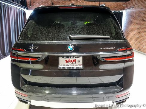 Used 2025 BMW X7 xDrive40i w/ Premium Package image 8