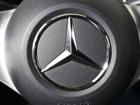 Used 2025 Mercedes-Benz GLA 250 4MATIC image 33