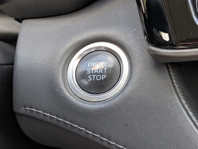 Used 2021 Toyota Highlander XLE FWD image 30
