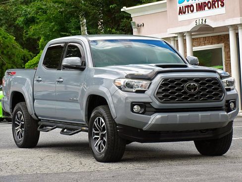 Used 2020 Toyota Tacoma TRD Sport w/ Technology Package AWD/4WD image 11