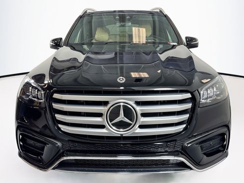 New 2026 Mercedes-Benz GLS 580 4MATIC image 2