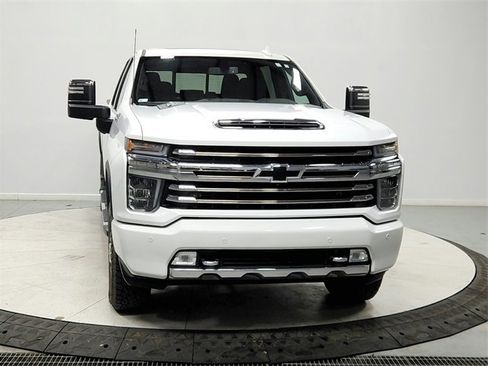 Used 2021 Chevrolet Silverado 2500 High Country image 2