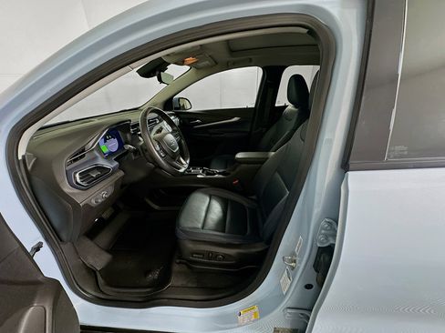 Used 2022 Chevrolet Bolt EUV Premier w/ Sun & Sound Package image 13