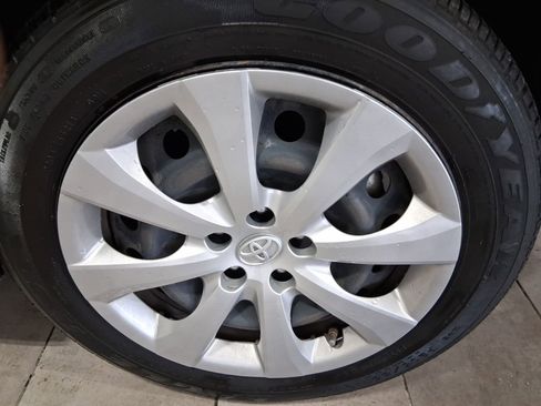 Used 2022 Toyota Corolla LE FWD image 10