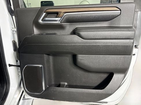 Used 2024 Chevrolet Silverado 2500 LT w/ Convenience Package image 27