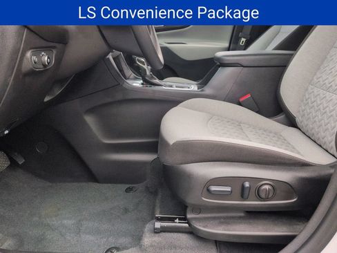 Used 2024 Chevrolet Equinox LS w/ LS Convenience Package AWD/4WD image 11