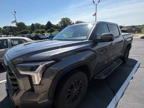 Used 2023 Toyota Tundra SR5 w/ SR5 Convenience Package AWD/4WD image 1
