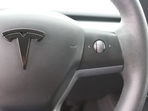 Used 2023 Tesla Model Y Long Range AWD/4WD image 15
