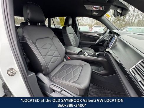 Certified 2025 Volkswagen Atlas Cross Sport SE w/ Black Wheel Package AWD/4WD image 27