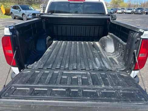Used 2022 Chevrolet Colorado Z71 w/ Safety Package AWD/4WD image 18