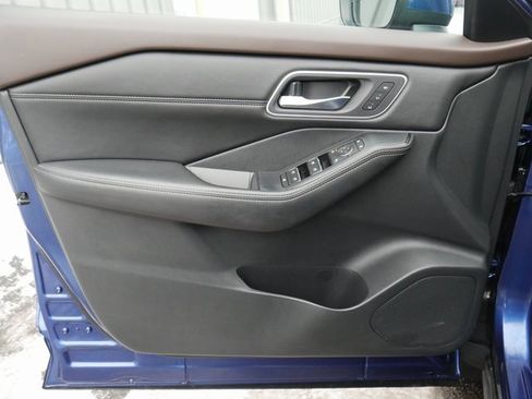 Used 2021 Nissan Rogue SL w/ Premium Package image 15