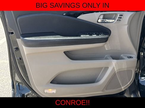 Used 2016 Honda Pilot Touring image 11