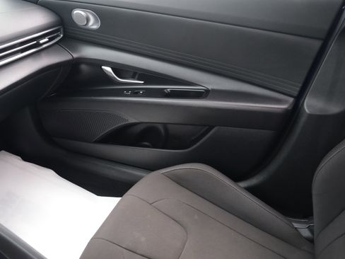 Used 2024 Hyundai Elantra SEL FWD image 13