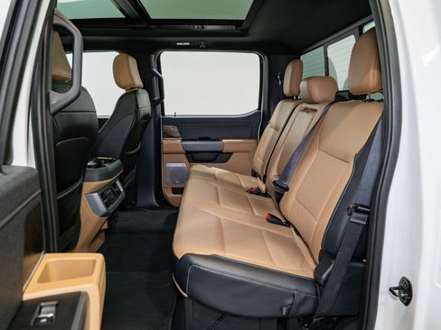 Used 2023 Ford F250 Lariat w/ Chrome Package image 39