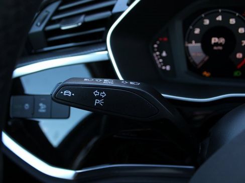 New 2025 Audi Q3 2.0T Premium image 12