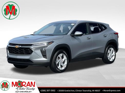 Certified 2026 Chevrolet Trax LS w/ LS Convenience Package FWD image 1