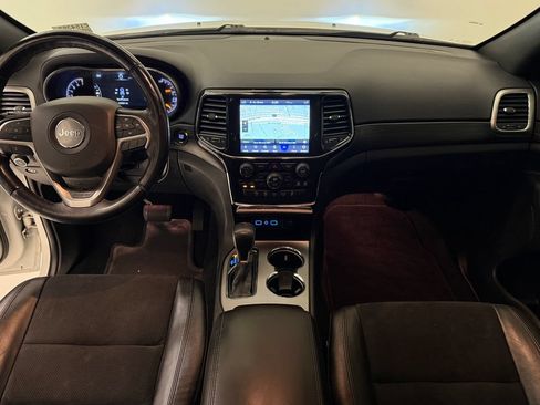 Used 2022 Jeep Grand Cherokee Laredo X RWD image 12