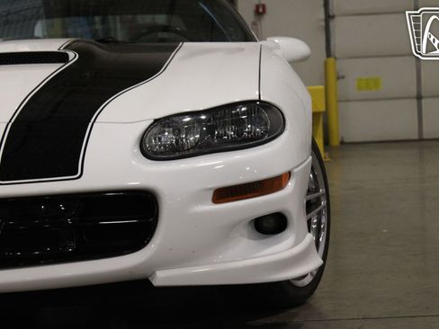 Used 2001 Chevrolet Camaro Z28 w/ SS Performance/Appearance Pkg image 33