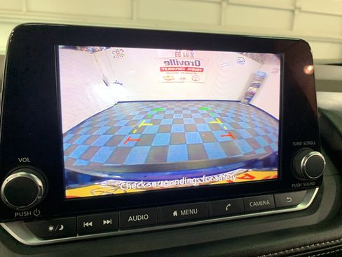 Used 2023 Nissan Rogue SV image 18