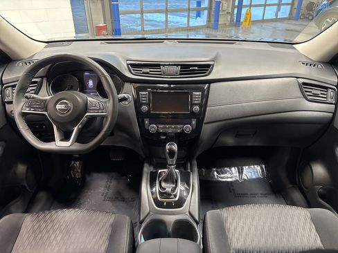Used 2018 Nissan Rogue SV image 27