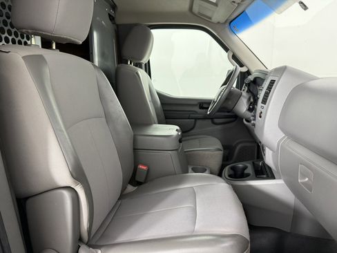 Used 2014 Nissan NV 2500 SV w/ Technology Package RWD image 10