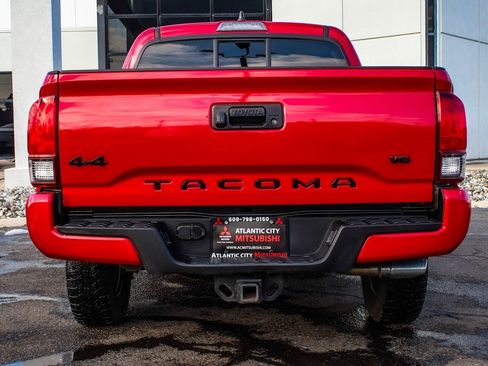 Used 2020 Toyota Tacoma SR image 5