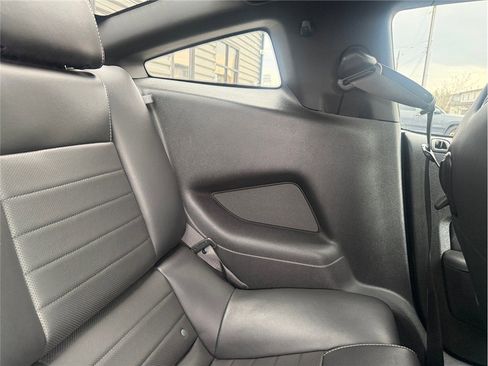Used 2013 Ford Mustang GT image 34