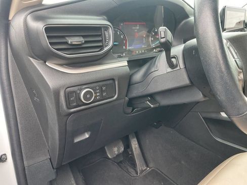 Used 2023 Ford Explorer XLT w/ Equipment Group 202A AWD/4WD image 21