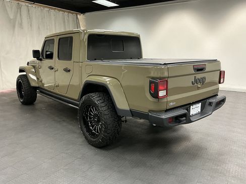 Used 2025 Jeep Gladiator Sport AWD/4WD image 3