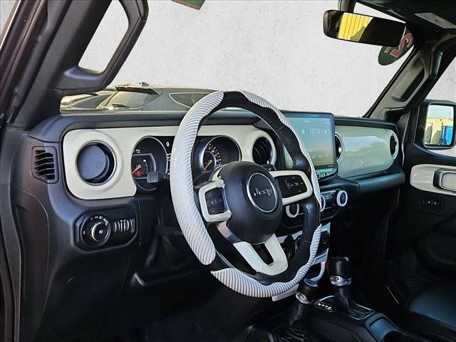 Used 2021 Jeep Wrangler Unlimited Sahara AWD/4WD image 10