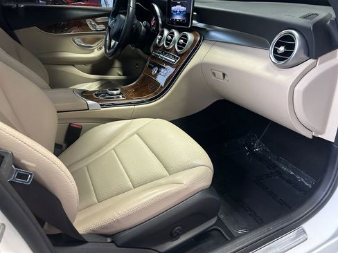 Used 2018 Mercedes-Benz C 300 Sedan image 26