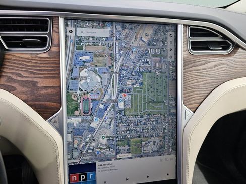 Used 2017 Tesla Model X 75D AWD/4WD image 9