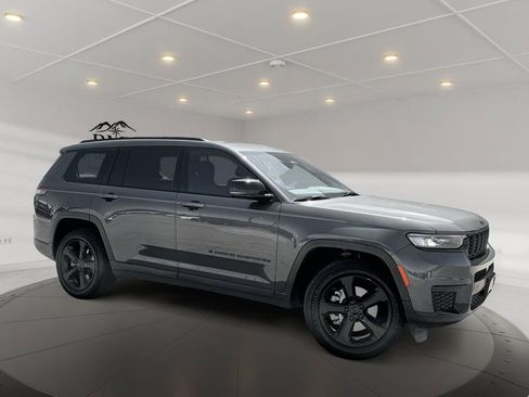 Used 2021 Jeep Grand Cherokee L Laredo AWD/4WD image 1
