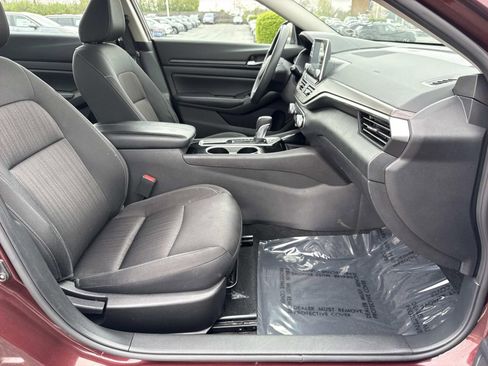 Used 2024 Nissan Altima 2.5 SV image 25