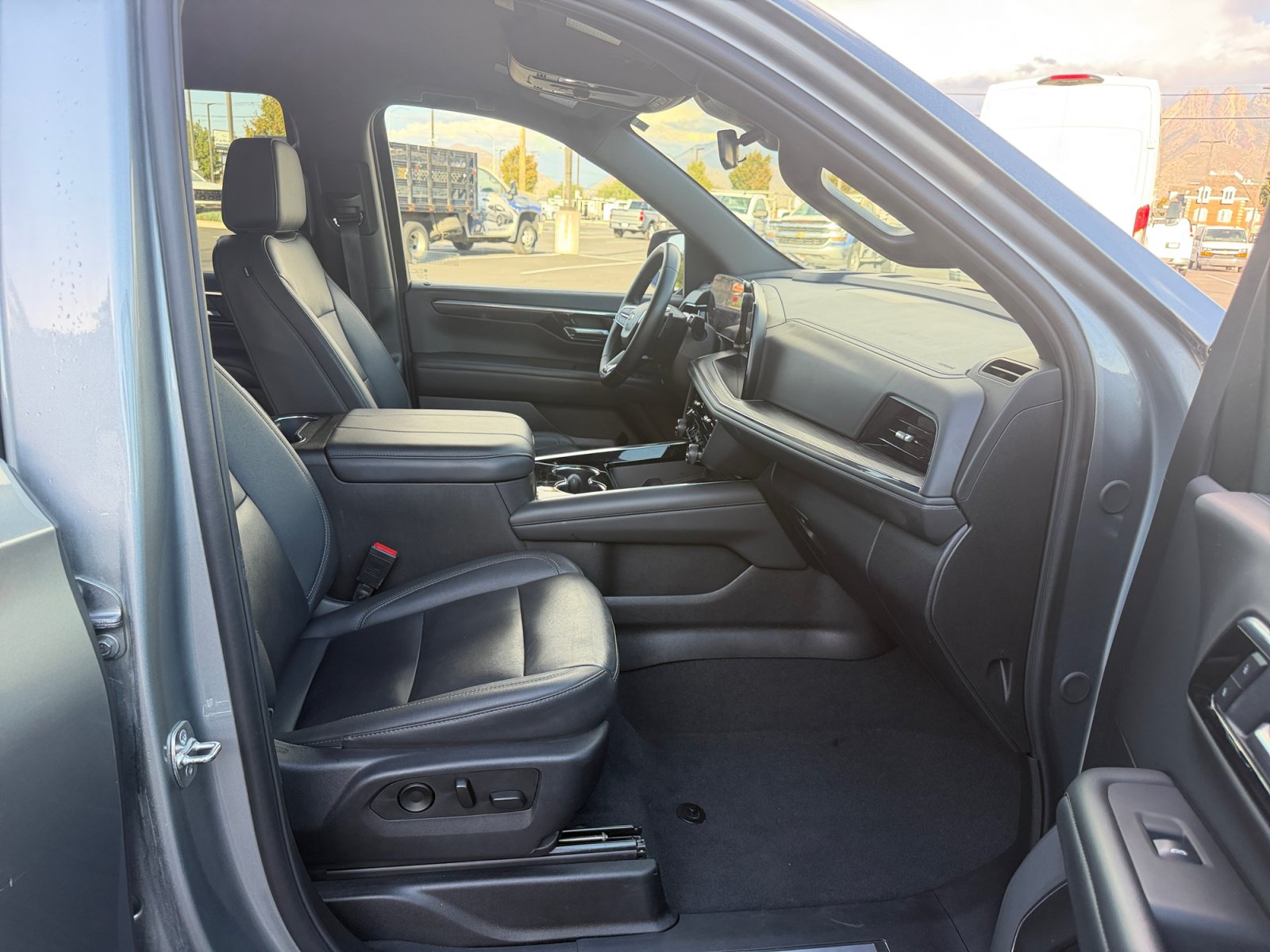 Certified 2025 Chevrolet Tahoe LT AWD/4WD image 19
