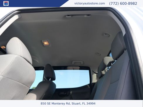 Used 2018 Toyota Tacoma SR5 RWD image 23