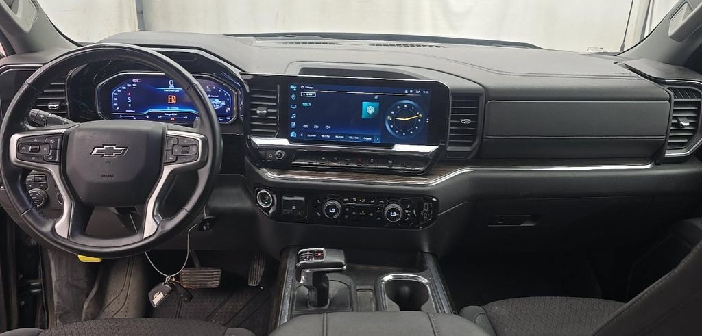 Used 2024 Chevrolet Silverado 1500 RST w/ Max Trailering Package AWD/4WD image 7