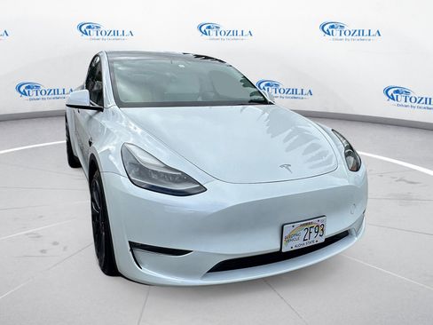 Used 2023 Tesla Model Y Performance image 7