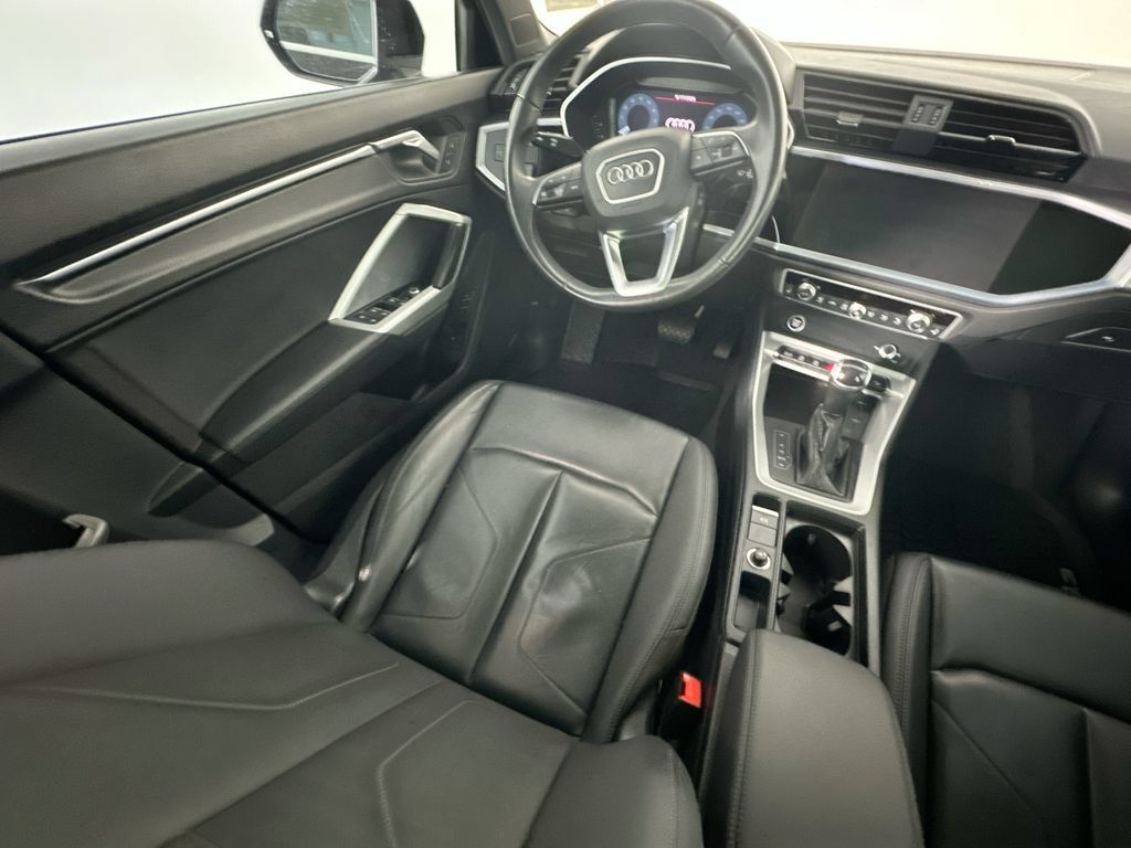 Used 2022 Audi Q3 2.0T Premium w/ Convenience Package AWD/4WD image 9