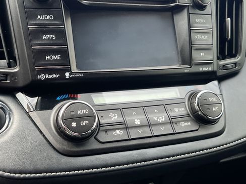 Used 2018 Toyota RAV4 XLE w/ Plus Extra Value Package AWD/4WD image 16
