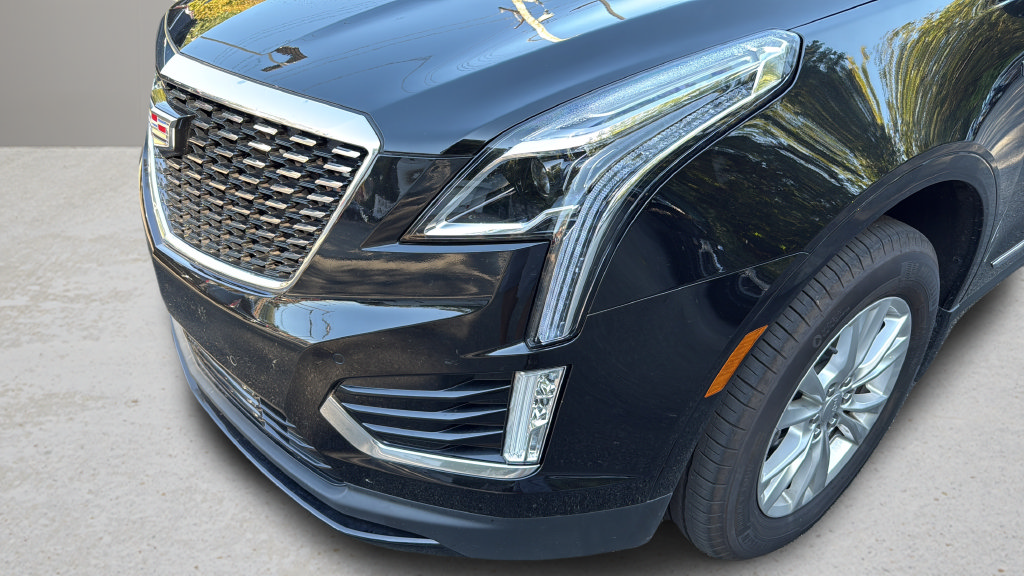 Certified 2025 Cadillac XT5 Luxury FWD image 9