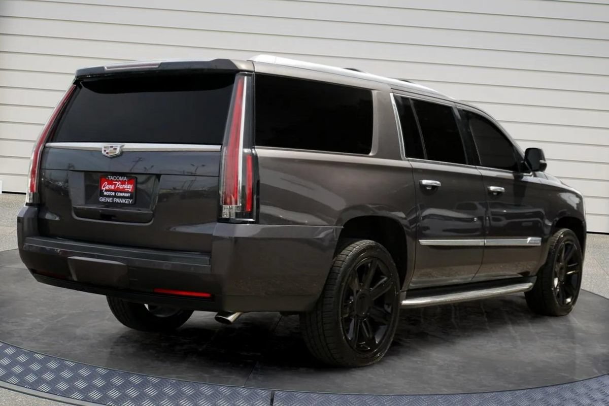 Used 2015 Cadillac Escalade ESV Luxury AWD/4WD image 7