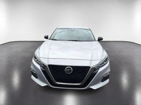 Used 2020 Nissan Altima 2.5 SR FWD image 2