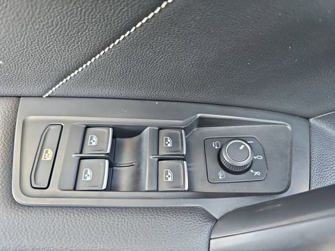 Used 2023 Volkswagen Tiguan SEL R-Line AWD/4WD image 26